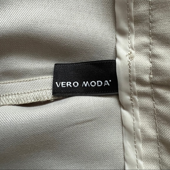 Vero Moda Lightweight Cropped Chino Pants - Picture 11 of 14